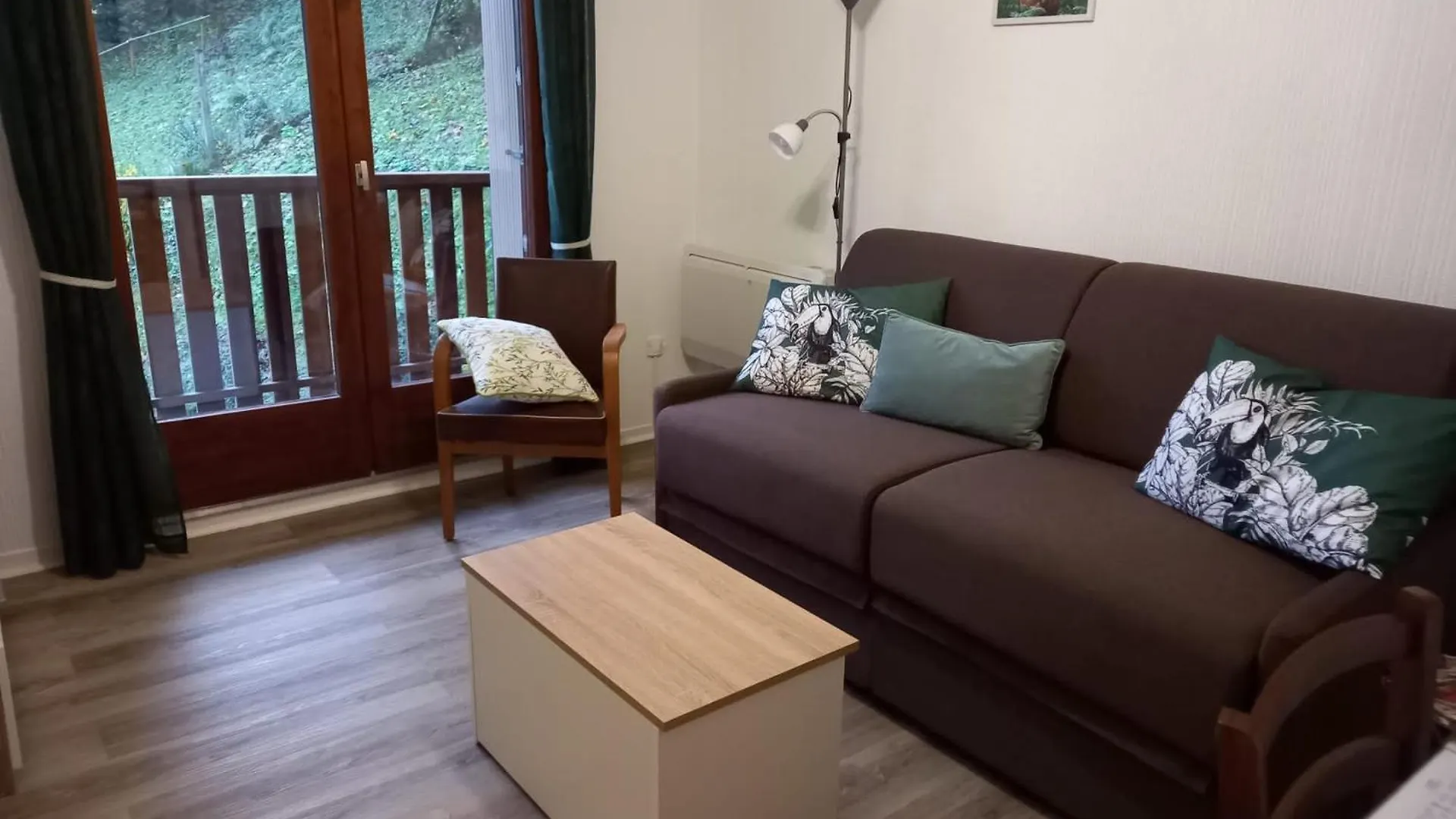 Appartement Petit Nid Douillet , T1 Avec Cuisine Independante, Au Calme, Proche Centre Ville Bagnères-de-Luchon